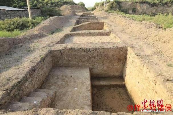 中乌联合考古团队揭秘库瓦古城早期城墙遗迹