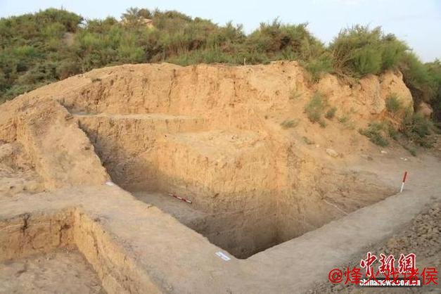 中乌联合考古团队揭秘库瓦古城早期城墙遗迹