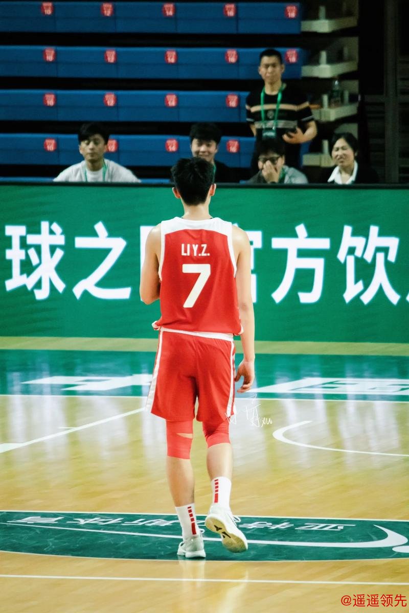 李悦洲铜牌战空砍52分 U18男篮广东队夺冠 李悦洲铜牌战空砍52分 U18男篮广东队夺冠