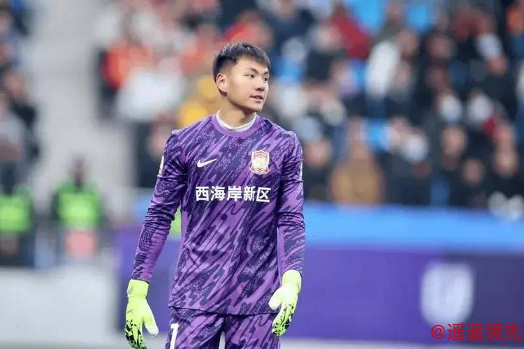 李昊表现这么好，现在难受的除了对手乌兹别克斯坦外，应该还有申花吧……